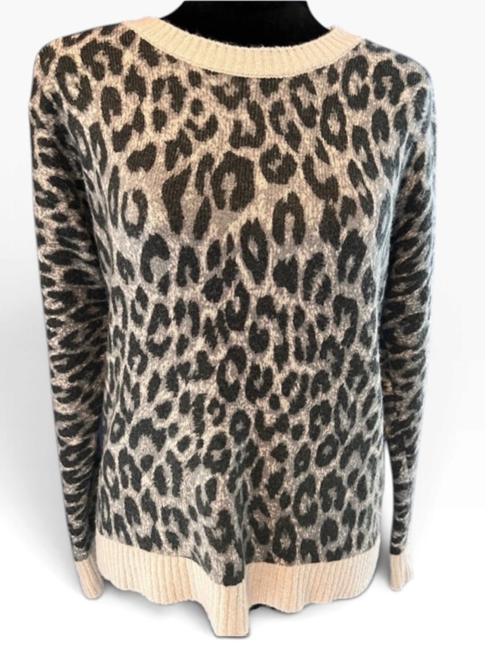 Women’s sweater animal print perfect for fall